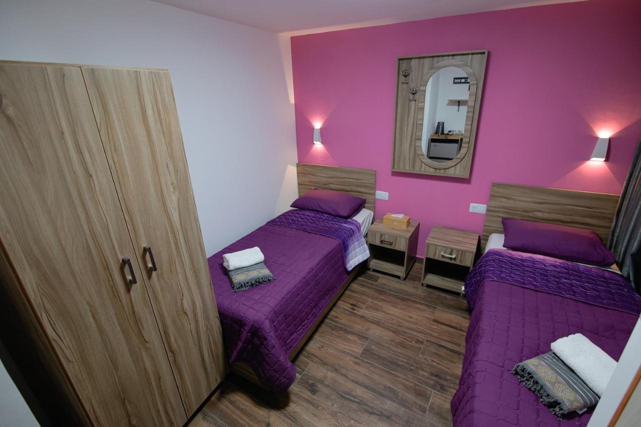Louis Guesthouse Nazareth Bagian luar foto