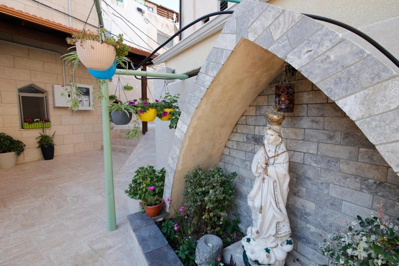 Louis Guesthouse Nazareth Bagian luar foto