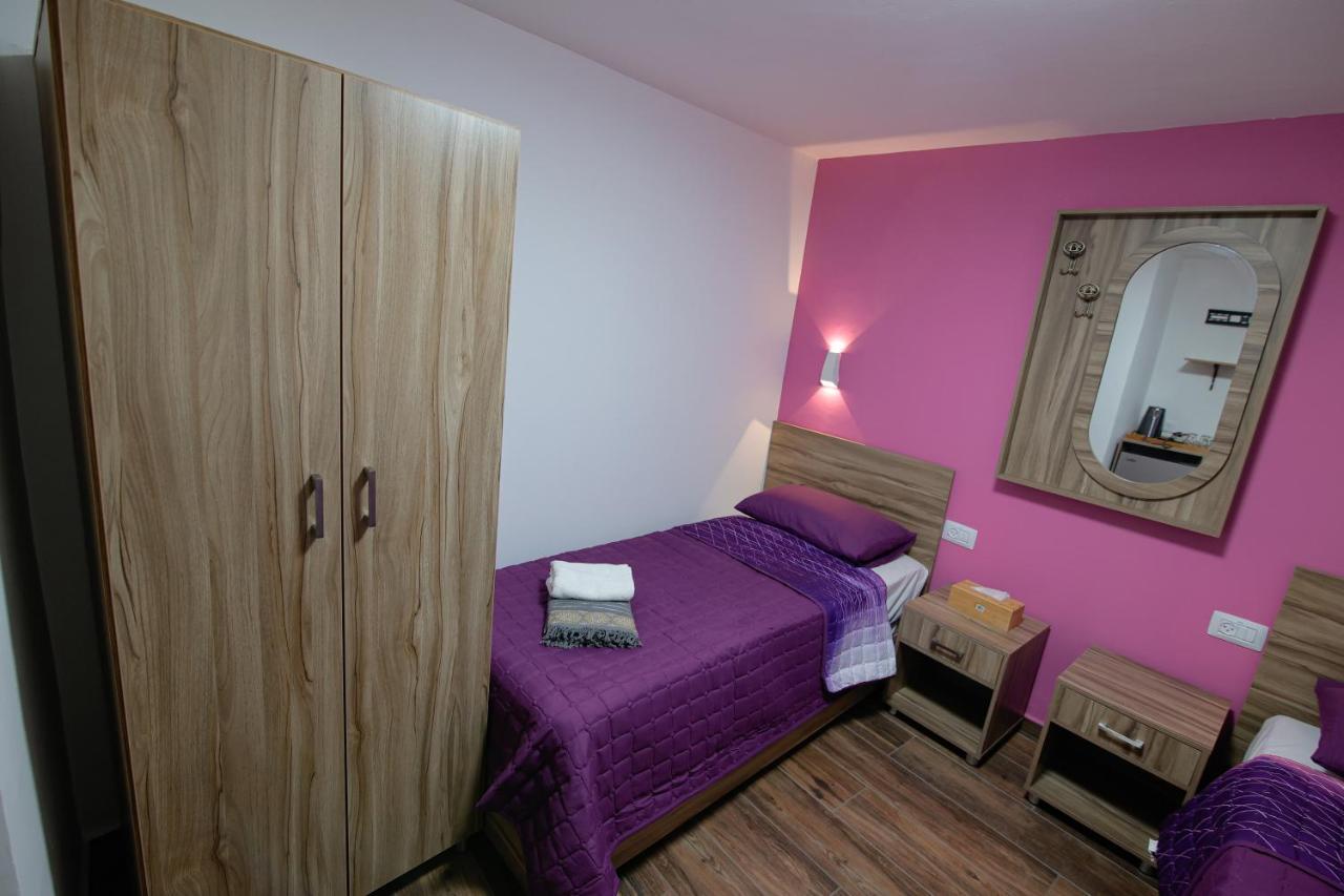Louis Guesthouse Nazareth Bagian luar foto