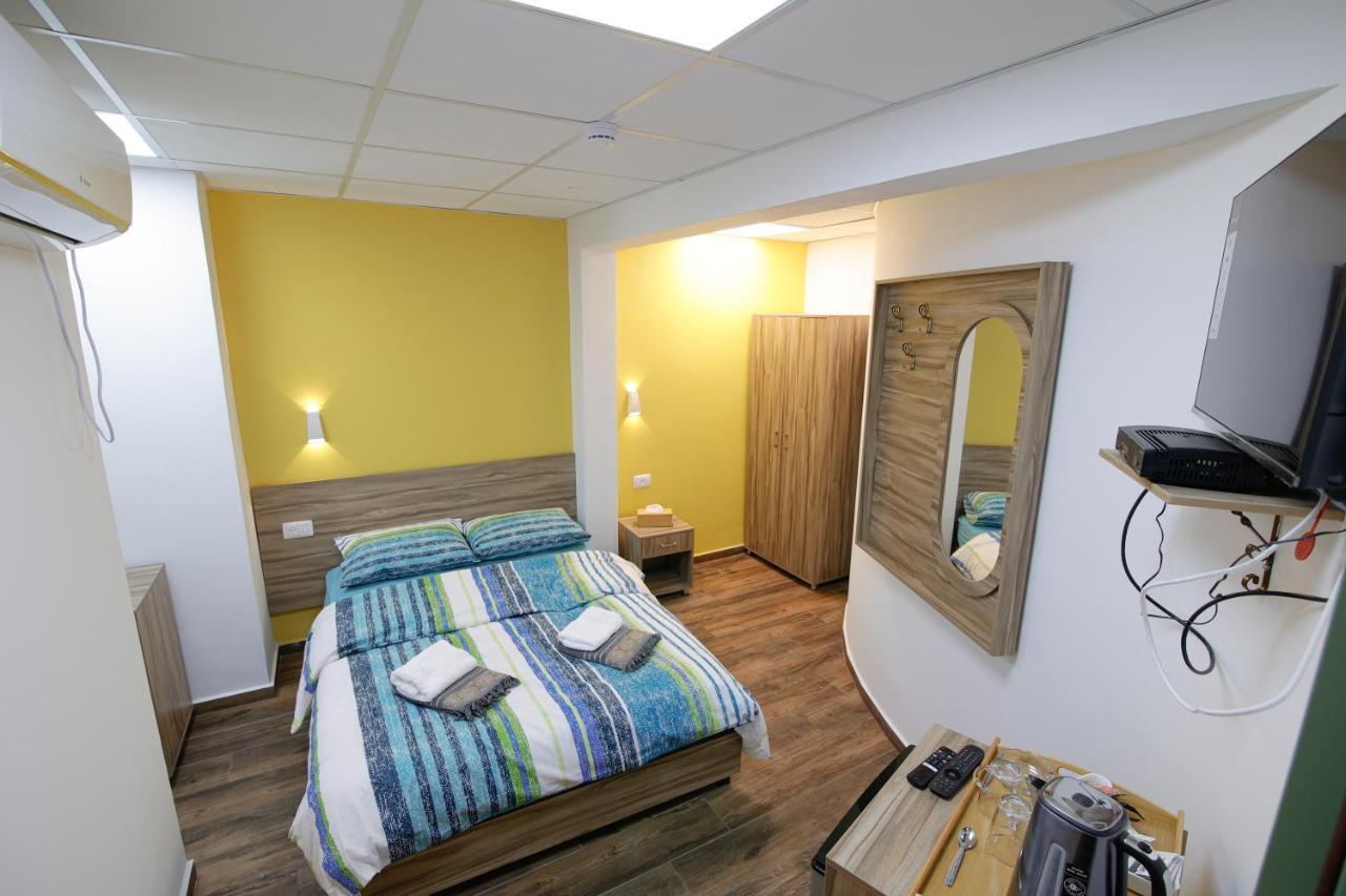 Louis Guesthouse Nazareth Bagian luar foto